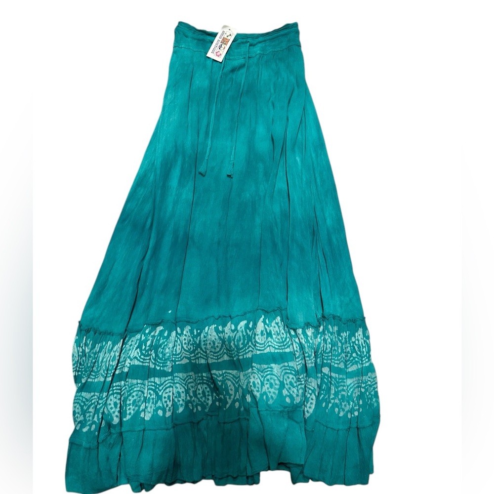 NWT. Lovely Skirt.    Size S/M.   13027.    CL/GR07